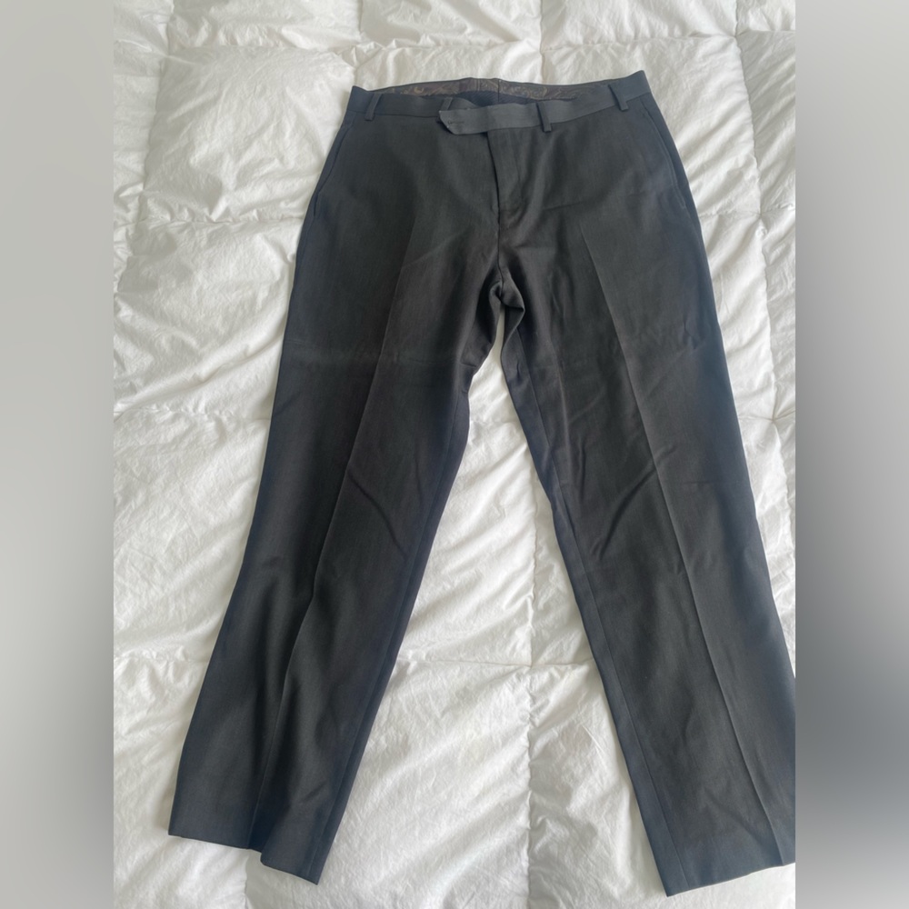 Men’s Lauren by Ralph Lauren wool dress pant. Charcoal grey. 36 W x 30 L.